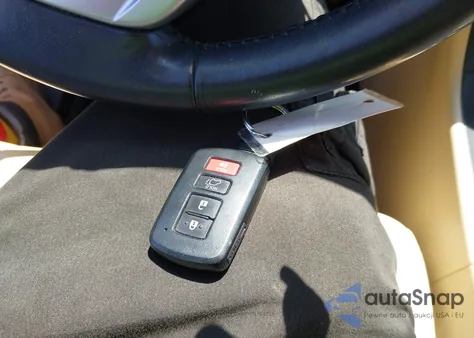 2018 Toyota Highlander Xle from USA, damaged, VIN 5TDJZRFH0JS859177